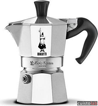 La célèbre cafetière octogonale Moka de Bialetti