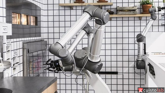 Le robot pizzaiolo de l'entreprise Pazzi / dr