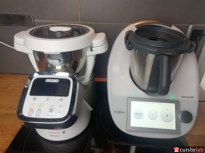 A gauche, le i-Companion de Moulinex et à droite le Thermomix TM6 de Vorwerk