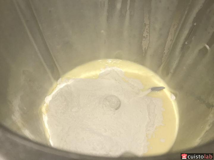 On ajoute le mélange de farine