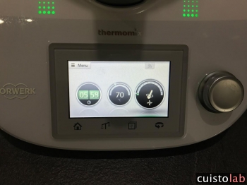 L'écran du TM5, dernière version du robot Thermomix