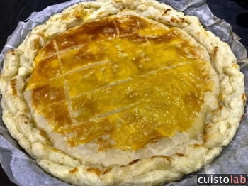 Une galette des rois classique à la frangipane