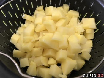 Les pommes de terre en cube