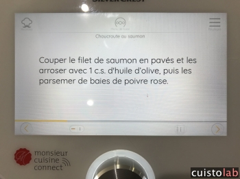 Couper le saumon en pavé