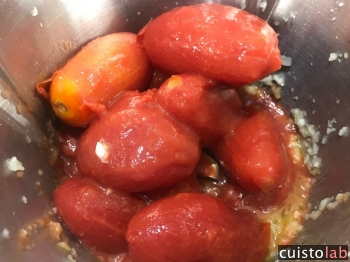 Les tomates qui ne sont pas fraîches dans cette recette