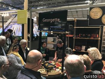 Au stand de la Georgette, Mathilde va jouer les cobayes