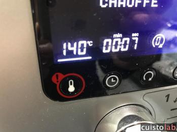 On chauffe à 140 °C