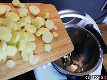 Les pommes de terre en rondelles