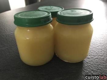 Pots de compote d'ananas