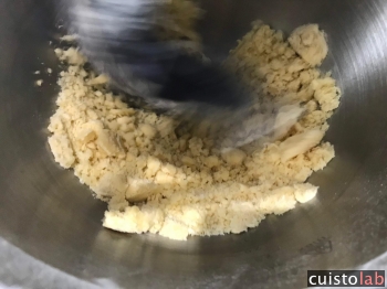 Ajout de la farine