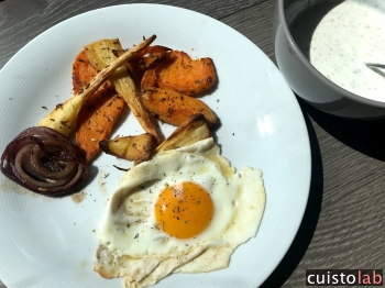 Coup de coeur pour la recette de légumes rôtis et oeuf au plat
