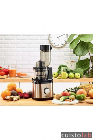 Siméo propose le JEI670, un nouvel extracteur de jus vertical