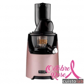 Kuvings soutient Octobre Rose en proposant un extracteur EVO820 rose