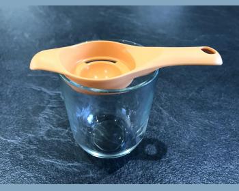 Séparateur à œuf orange