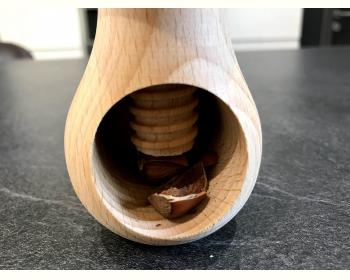 Casse-noix & noisettes champignon en bois