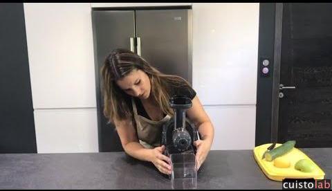 Mathilde de Cuistolab teste l'extracteur de jus Aicok