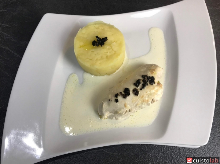 Volaille à la crème truffée