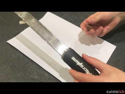 Test de la Microplane avec la noix de muscade