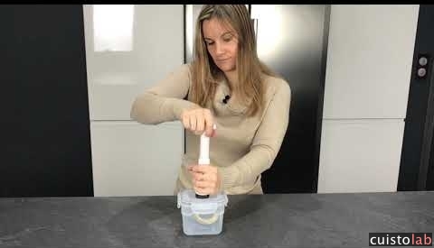 Mise sous vide d'air de l'avocat avec l'Aspifresh de Compactor