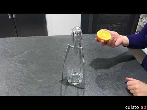 Premiers essais du presse agrumes d'Alessi designé par Stark