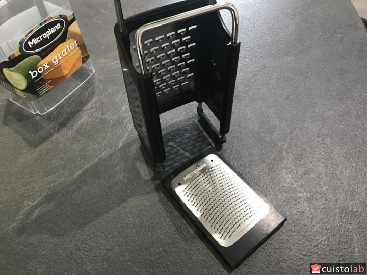 La lame amovible de la box grater