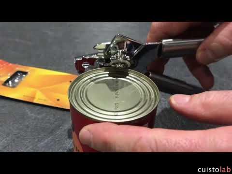 Test d'ouverture d'une boîte de tomates avec le Kitchentools