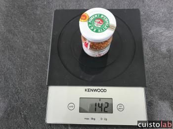 Au centre, 142 g mesuré par la balance Kenwood