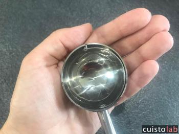 Une tête de cuillère ronde pour des boules de 4,5 cm de diamètre