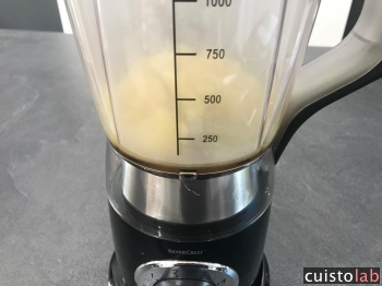 Les pommes cuites au Cookéo passent dans le blender