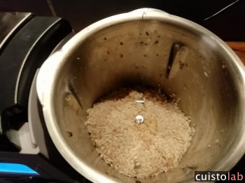 Ajout du riz spécial risotto