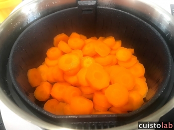 Les carottes sont cuites à la vapeur. Parfait
