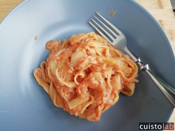 Dans l'assiette, une sorte de pâté