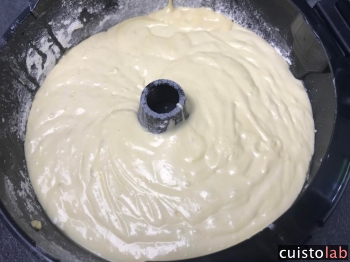 La cuve de la friteuse sert alors de moule à gâteau