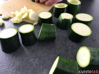 ... et les tronçons de courgette