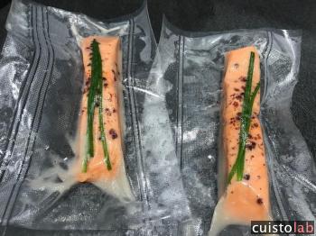 Le saumon sous-vide après la cuisson au lave-vaisselle