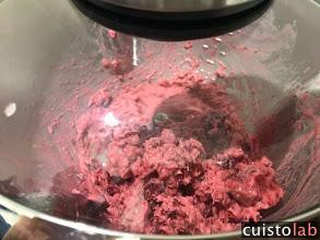 Début de la fabrication du sorbet à la framboise dans la cuve du Cook expert