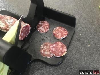 Belles rondelles de saucisson réalisées avec la trancheuse Le Berger