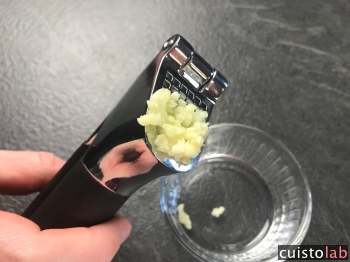 Avis Presse-ail 11107400 en Inox de Oxo