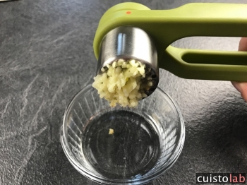 Avis Presse ail sans efforts Helix vert de Joseph joseph