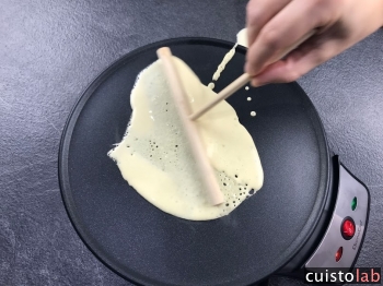 Avis  Crêpière 2 en 1 Mini Kitchen DOC143 de Domoclip
