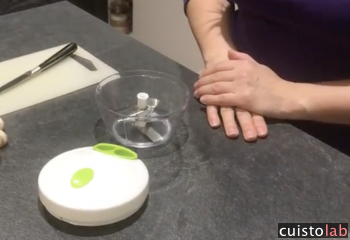 Avis Hachoir manuel de cuisine Speedy Chopper de Genius