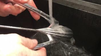 Vidéo du nettoyage du presse agrumes d'Alessi