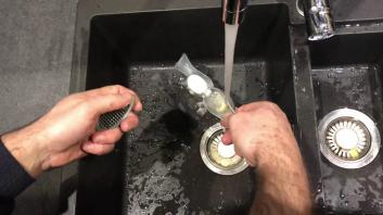 Nettoyage du presse-ail de Demarle