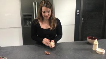 Comparaison de 3 ustensiles pour ouvrir des noisettes