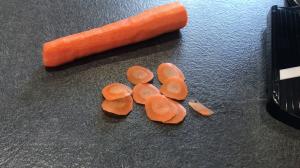 Utilisation de la mandoline Kyocera avec la carotte