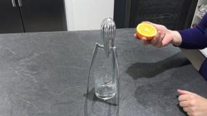 Présentation du presse agrumes de la marque Alessi