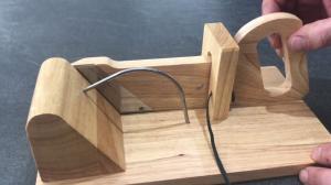 Utilisation de la guillotine à saucisson Glamouric
